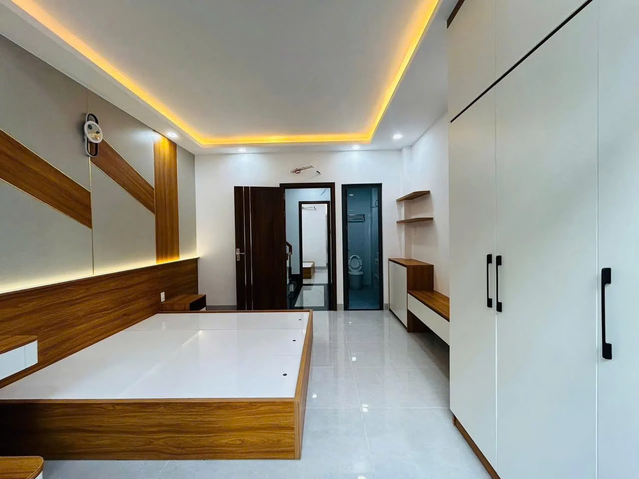 Nhà Hẻm Đẹp Bình Tân: 4x13 – Lửng 3 Lầu Full Nội Thất — ảnh 2
