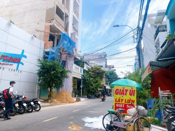 Bán nhà MT Lê Quốc Trinh, Q.Tân Phú, DT 7.9x19m, 1 lầu