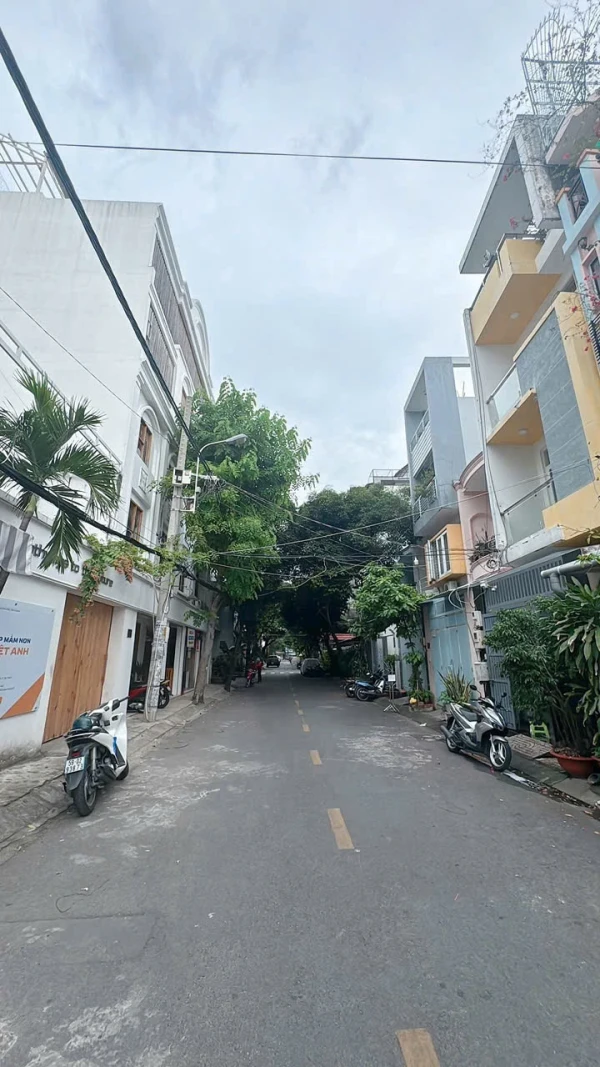 bán nhà MT Đô Đốc Long 4x16m 2 lầu call