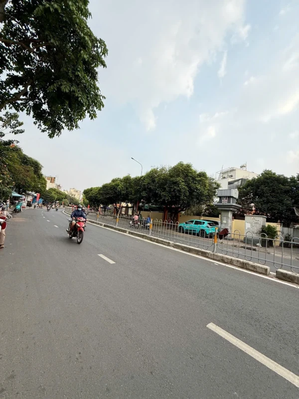 MẶT TIỀN NGUYỄN SƠN – VỊ TRÍ KINH DOANH ĐẮC ĐỊA – DT 4x13.3M CHO THUÊ 13 TRIỆU/THÁNG