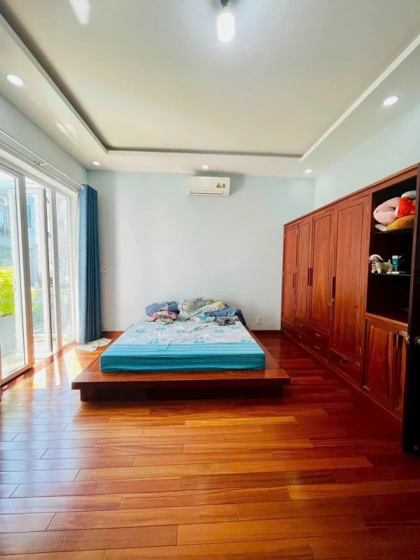 Bán biệt thự mini hẻm nhựa 8m Phan Đình Phùng(6x13m vuông 2L st) mới tiện vào ở, vị trí đẹp