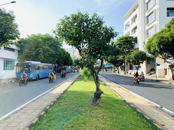 Chủ ngộp bán gấp mặt tiền phường Phú Thọ Hòa. DT 5,7mx27m, 1 lầu, giá
