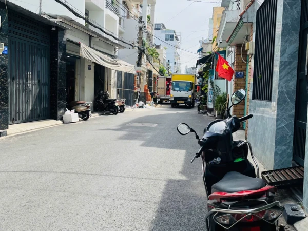 Bán nhà Tân Phú cấp 4, DT: 6x26m, công nhận 157.3m2