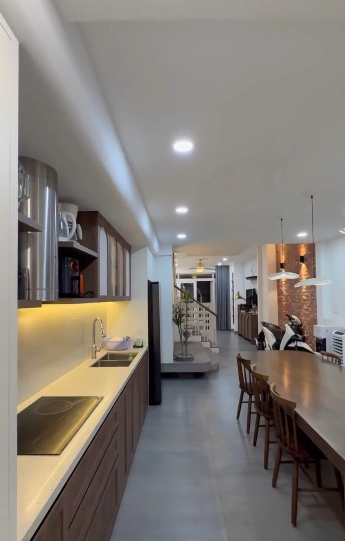 NHÀ HOT MỚI ĐẸP SANG TRỌNG – TÂN SƠN NHÌ (4MX17.2M)_ ĐÚC TRỆT + 2 LẦU ST RỘNG — ảnh 2