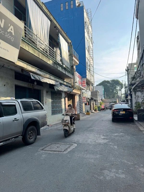 Bán nhà hẻm 8m thông ( diện tích 160m2) đường số 8 LVQ Bình Tân -Dt: 8x20m -cấp 4