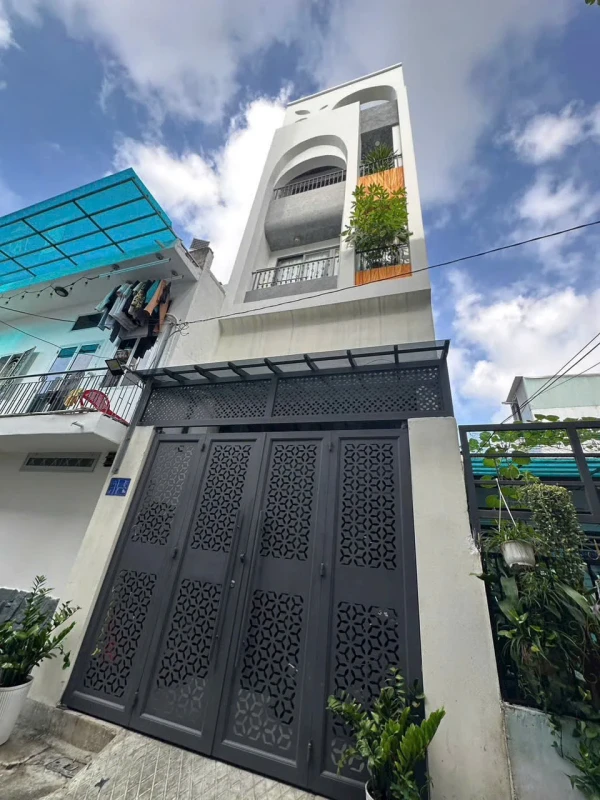 ​ SIÊU PHẨM NHÀ ĐẸP TÂN SƠN NHÌ – 5 TẦNG CÓ THANG MÁY – GẦN AEON TÂN PHÚ