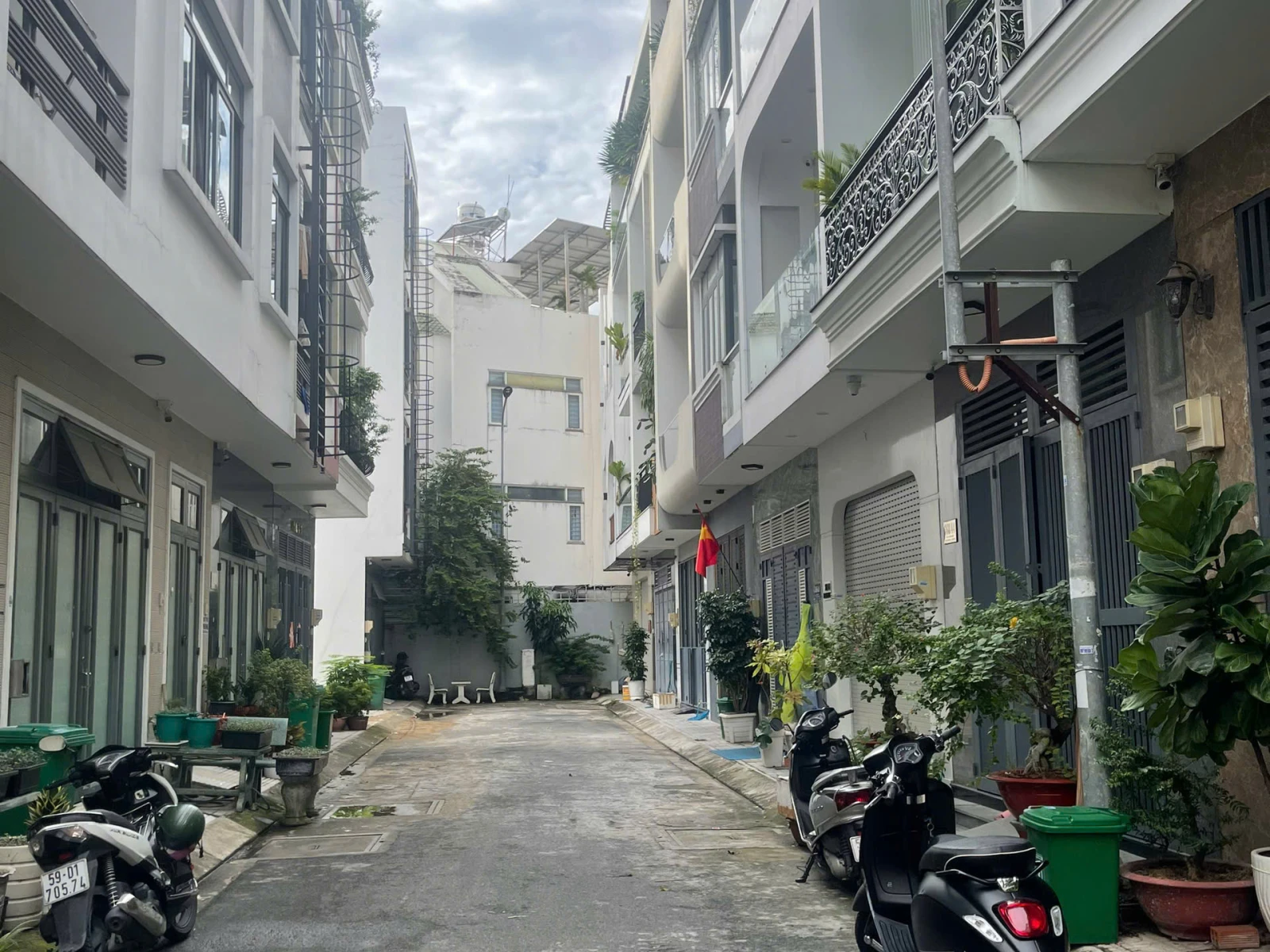 Bán nhà hẻm Vip Đường Tân Sơn Nhì-p.Tân Sơn Nhì_Tân Phú, trệt 2 lầu, st, Dt: 4x14m — ảnh 1
