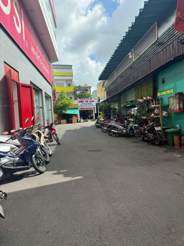 Khu phân lô đồng bộ Đường Gò Dầu ( 4x14m) 3 lầu,hẽm thẳng 7m.