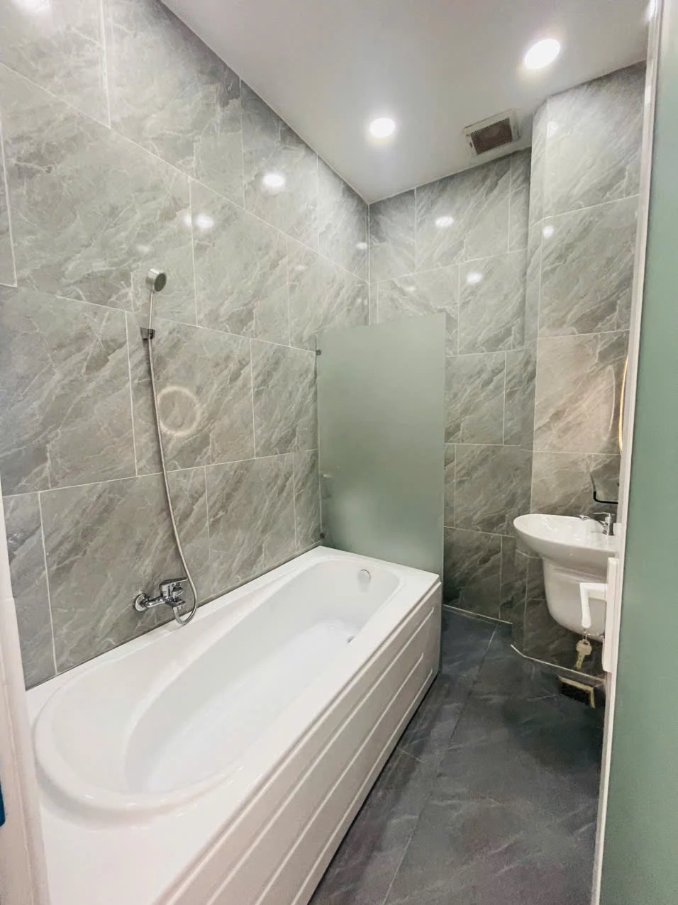 NHÀ XÂY MỚI Đỗ Thừa Luông – 4x16.7m – 2 LẦU + ST – — ảnh 3