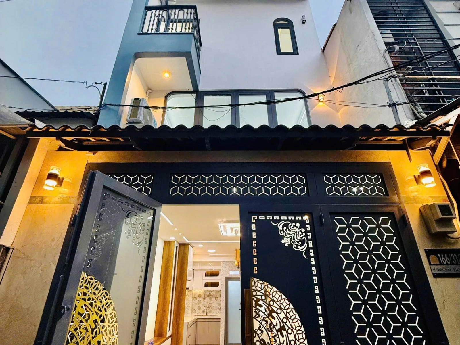 Nhà đẹp gần Ga T3 Ngay Trường Đại Học Công Thương – Hẻm xe hơi thông Lê Trọng Tấn — ảnh 1