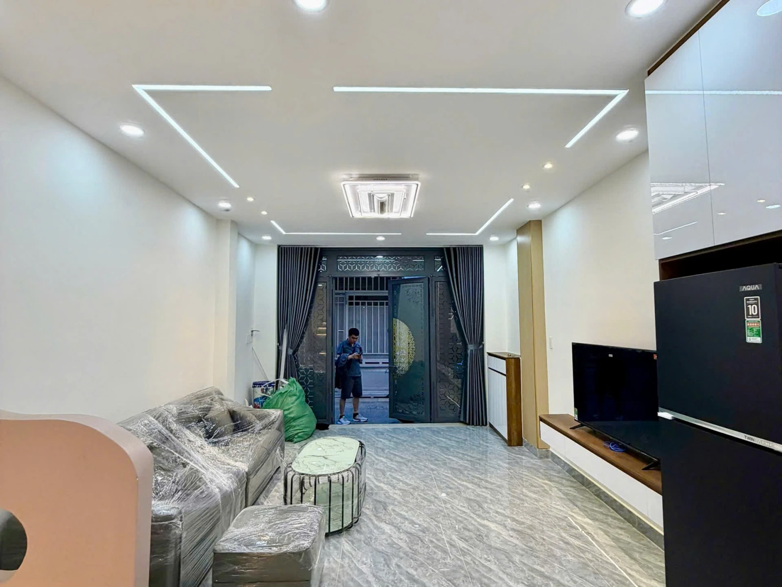 Nhà đẹp gần Ga T3 Ngay Trường Đại Học Công Thương – Hẻm xe hơi thông Lê Trọng Tấn — ảnh 3