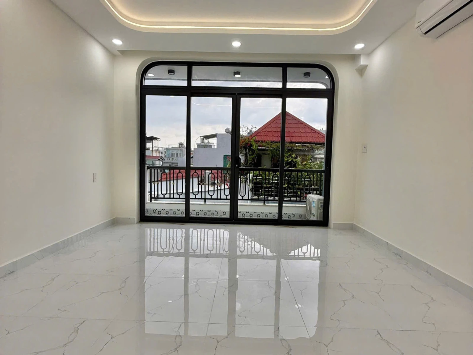 Nhà đẹp gần Ga T3 Ngay Trường Đại Học Công Thương – Hẻm xe hơi thông Lê Trọng Tấn — ảnh 5