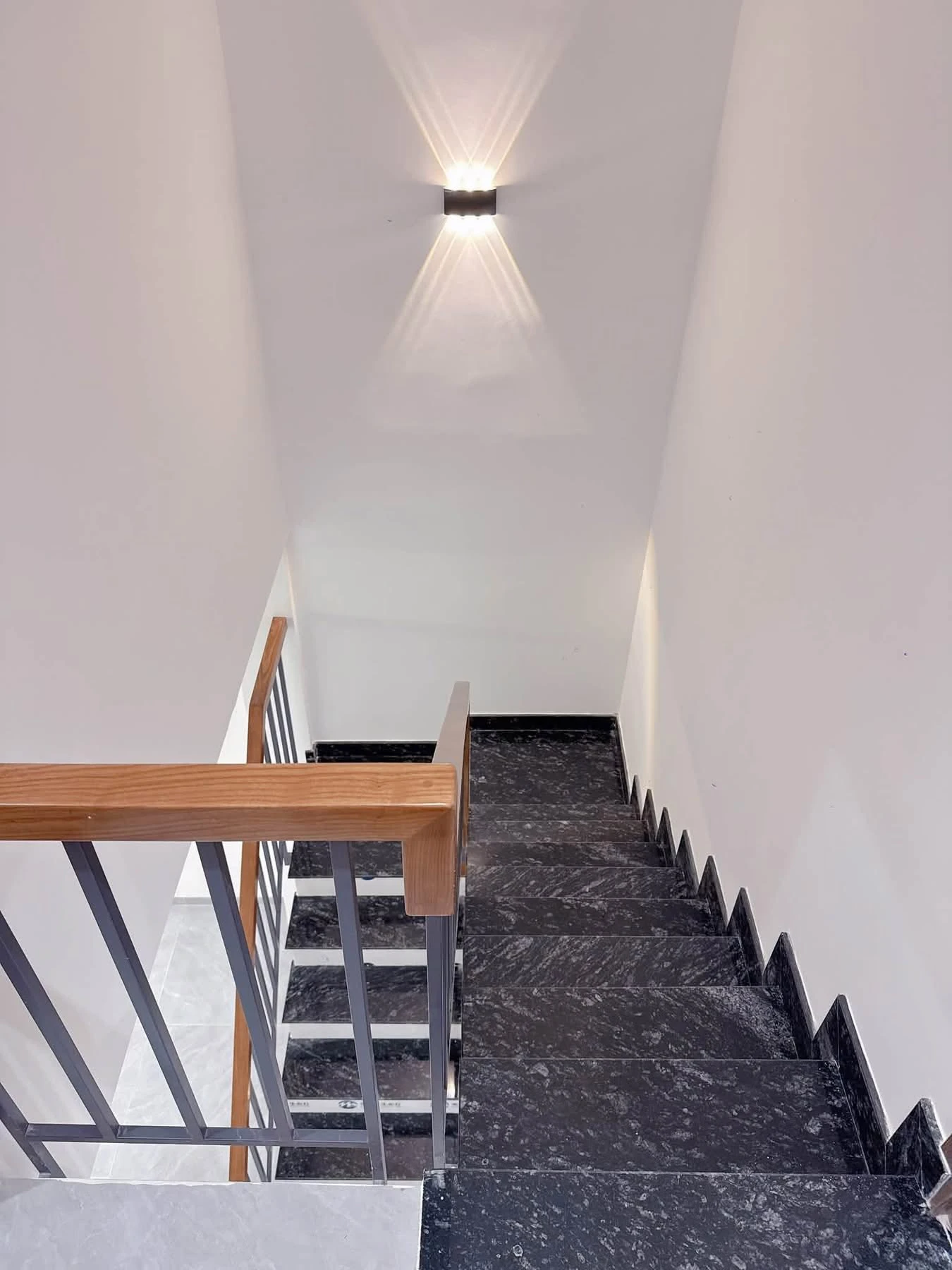 NHÀ ĐẸP HẺM XE HƠI 137 PHAN ANH – GIÁP QUẬN 11 – XE HƠI ĐỖ CỬA — ảnh 2