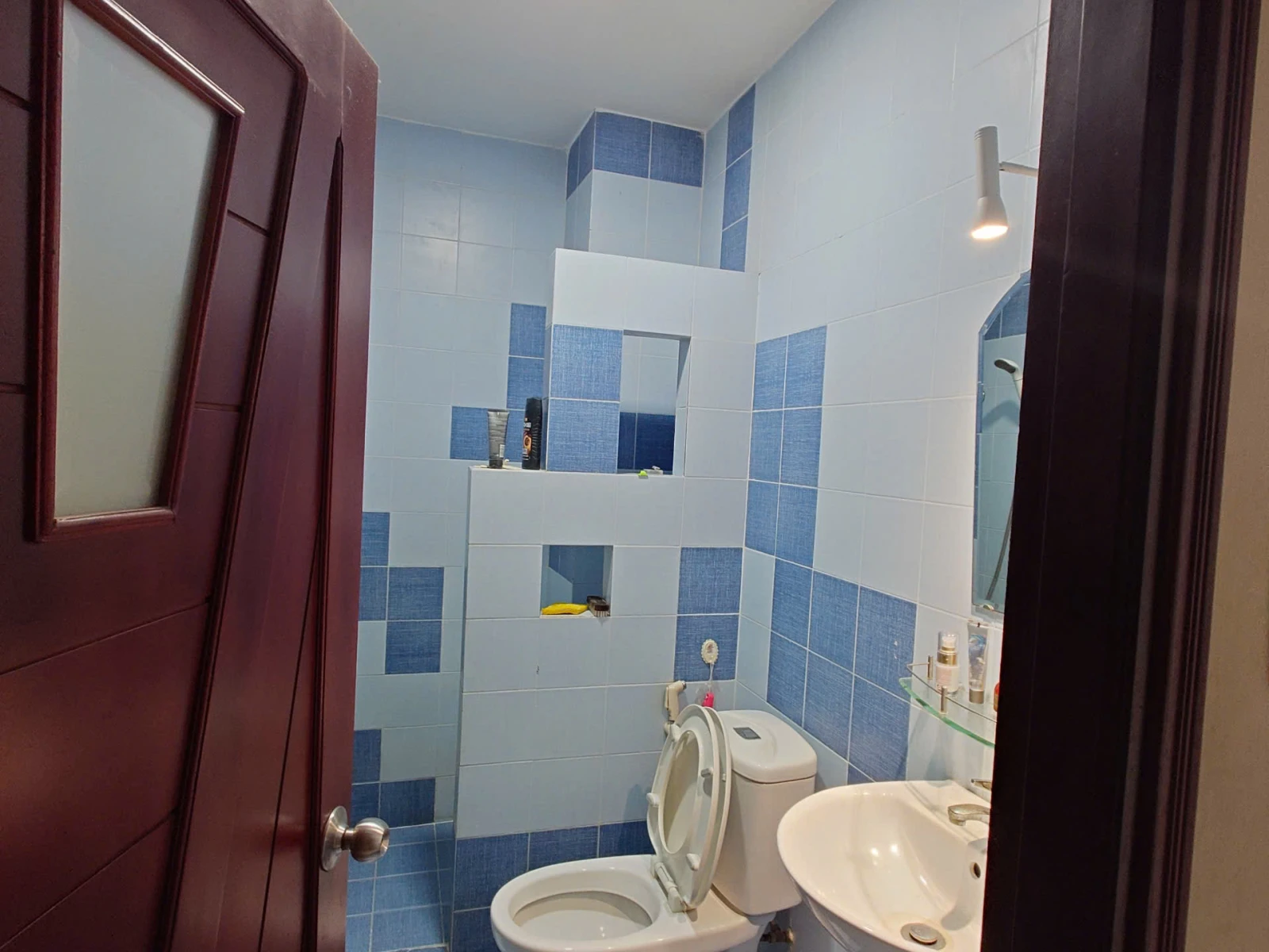 Bán nhà 2 lầu, hẻm 10m đường Trịnh Đình Trọng_p.Tân Phú, nhà mới, DT: 4x20m — ảnh 1