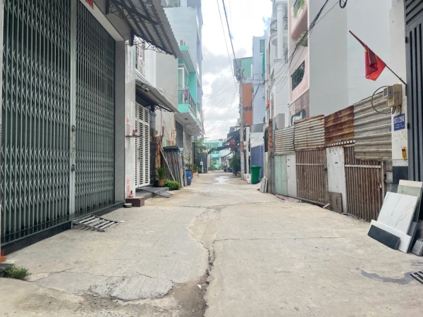 BÁN ĐẤT HẺM 5M THÔNG HƯƠNG LỘ 2 – BTĐA –! • Diện tích: 4.44 × 12.7m