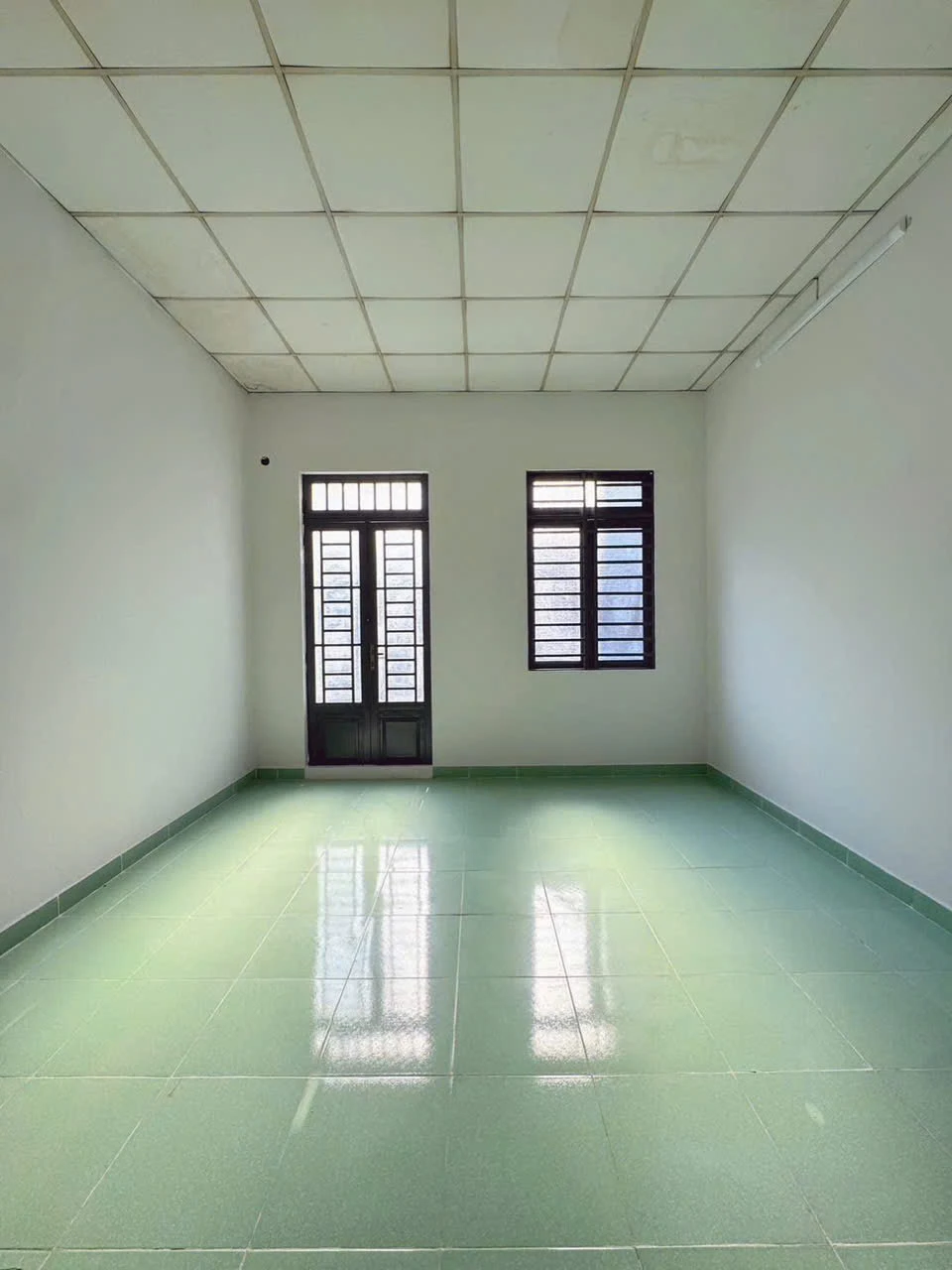 BÁN NHÀ 2 MẶT HẺM 1/ LÊ VĂN QUỚI – HẺM 5M THÔNG XE HƠI • Diện tích: 4 × 14m (56m² vuông vức) — ảnh 2