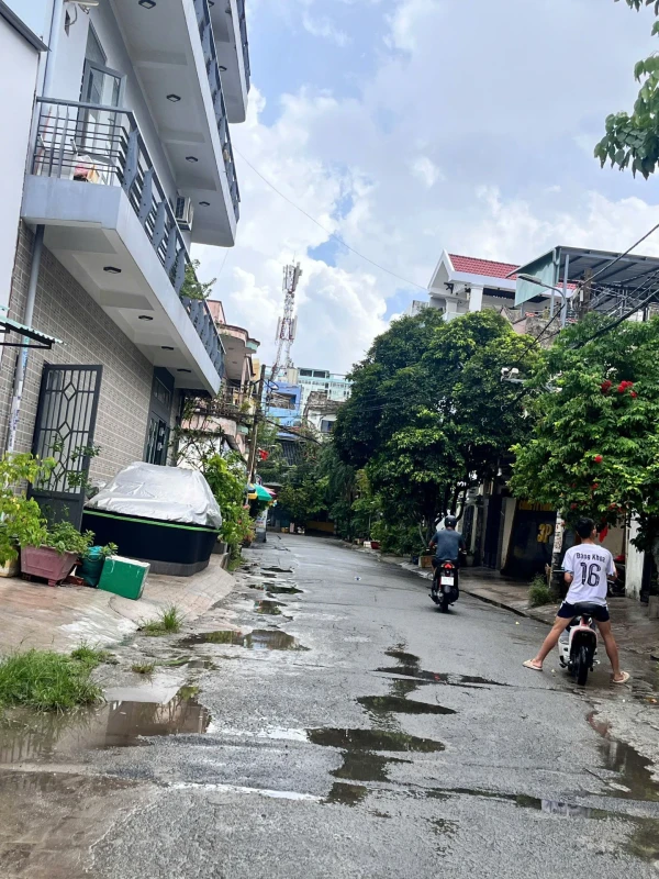 Hẻm nhựa 12m Lý Thánh Tông: 4x22m, Có lề 4m – (giá tốt)