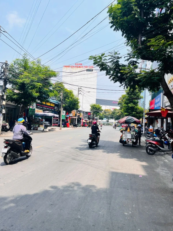 BÁN MẶT TIỀN NGAY CỔNG AEON TÂN PHÚ - 5.5X23.5M - KINH DOANH ĐA NGÀNH