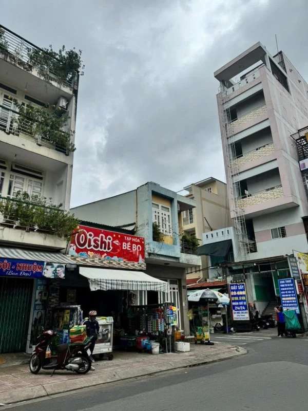 Bán nhà MTKD Nguyễn Xuân Khoát - P. Tân Thành, DT lớn: 4.5m x 32m - 3 Lầu.