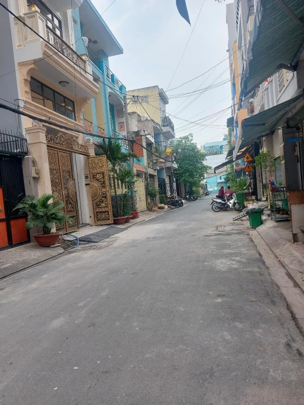 Bán nhà đường Lê Thúc Hoạch, Phú Thọ Hòa, nhà 2 lầu nội thất đẹp