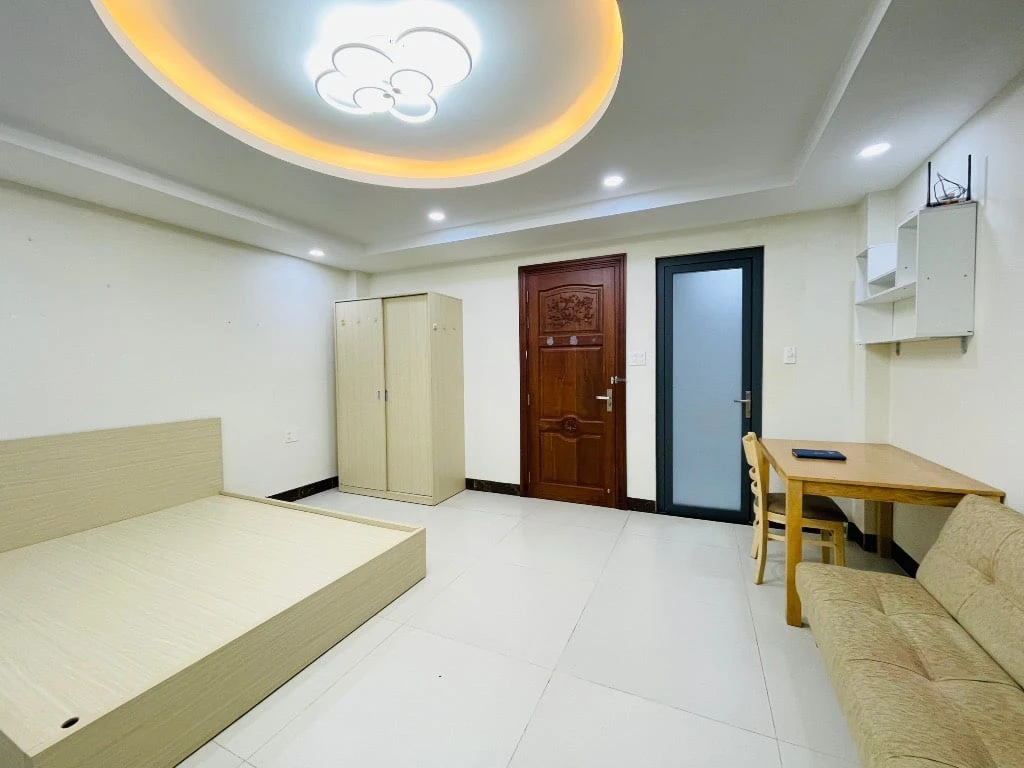 Cho thuê căn hộ Nguyễn Xí Bình Thạnh, không gian rộng rãi, gần Hàng Xanh — ảnh 1