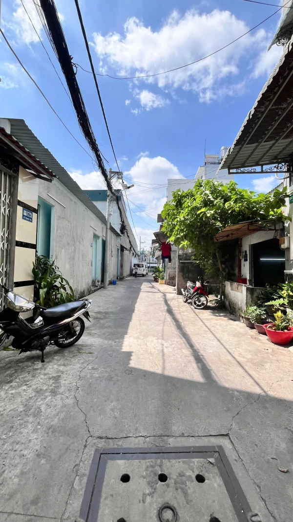 NHÀ ĐẸP DỌN VÀO Ở NGAY – HẺM LÊ TRỌNG TẤN, TÂN PHÚ – CHỈ 6.5 TỶ