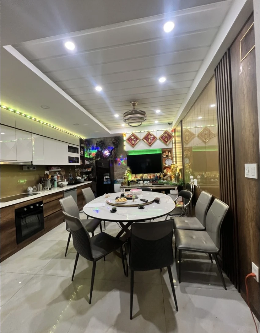 BÁN NHÀ 5 TẦNG THANG MÁY – ĐƯỜNG 10M CÓ VỈA HÈ – NGAY EMART PHAN HUY ÍCH, P.14, GÒ VẤP — ảnh 1