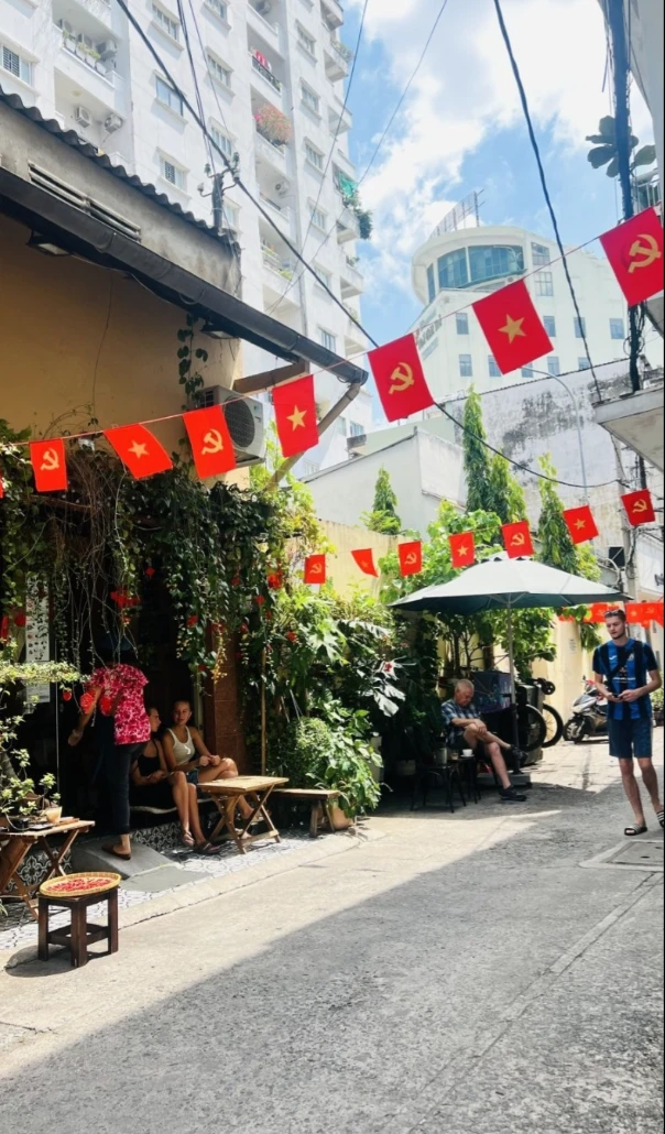 NGUYỄN TRÃI QUẬN 1 – Ô TÔ NGỦ TRỌNG NHÀ – DT 84 M2 (4×21) NỞ HẬU – CHỈ 20M RA MẶT TIỀN – KHU VIP NGƯỜI TÂY – KINH DOANH ĐẮC ĐỊA – SẴN DÒNG TIỀN 20 TRIỆU/THÁNG – NHỈNH 21 TỶ! — ảnh 2