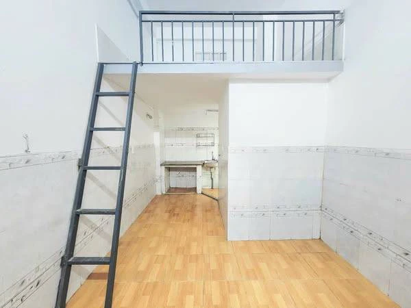 Cho thuê phòng Đoàn Thị Điểm, Dĩ An, gần Cầu Vượt Sóng Thần, giá 2,4 triệu — ảnh 1