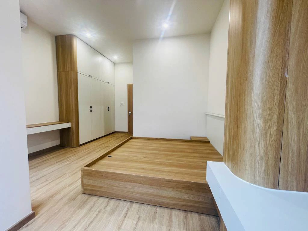 HIẾM CÓ KHÓ TÌM, BÁN NHÀ 3 TẦNG MT TRẦN HỮU TRANG, HẢI CHÂU, Ô TÔ 7 CHỖ NGỦ TRONG NHÀ, NHỈNH 10 TỶ — ảnh 2