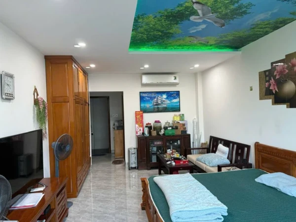 Cho thuê nhà 5 tầng Bắc Nha Trang, gần bến xe Phía Bắc, sẵn dòng tiền đang cho thuê