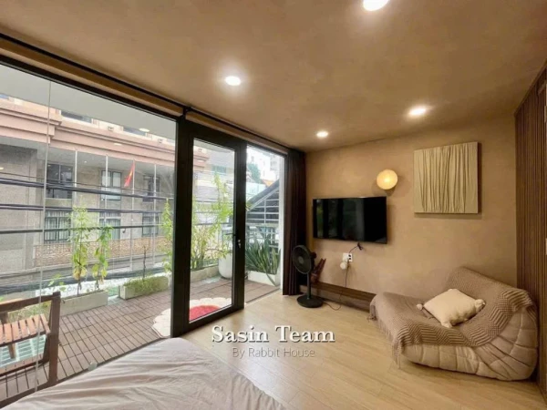 Cho thuê căn hộ chung cư đường Nguyễn Khang, Cầu Giấy, dt 79m2 giá 10.5 triệu