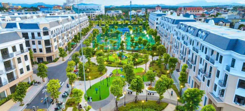 DUY NHẤT, BÁN NHÀ LIỀN KỀ VINCOM QUẢNG TRỊ, VỊ TRÍ KINH DOANH TẤP NẬP, SIÊU VIP GIÁ NÉT — ảnh 2