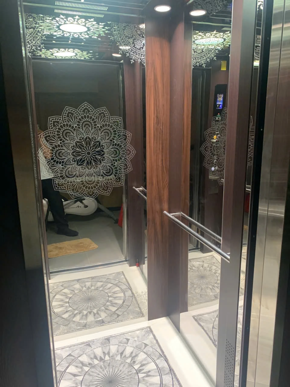 BIỆT THỰ TRƯƠNG VĨNH KÝ – XÂY ĐẸP, RẤT TÂM HUYẾT ( 8X17M, 5 TẦNG THANG MÁY ) CHÍNH CHỦ — ảnh 2