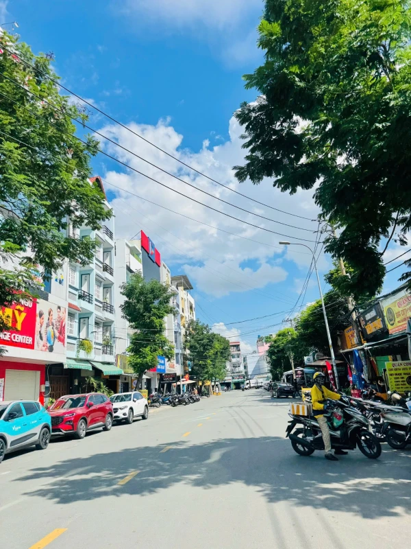 ĐƯỜNG 20M KINH DOANH ĐỐI DIỆN CỔNG AEON MALL TÂN PHÚ DT: 10.5×23.5m( 246m2 ) 28 tỷ TL