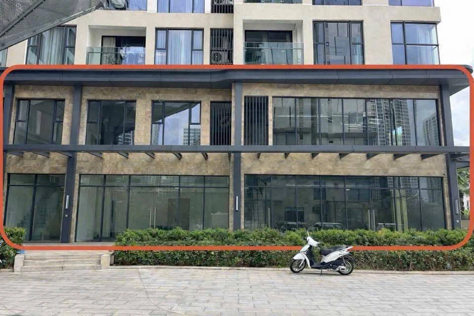 Cho thuê căn shophouse duplex Vinhomes Grand Park, 2 tầng, full nội thất, sân vườn — ảnh 1