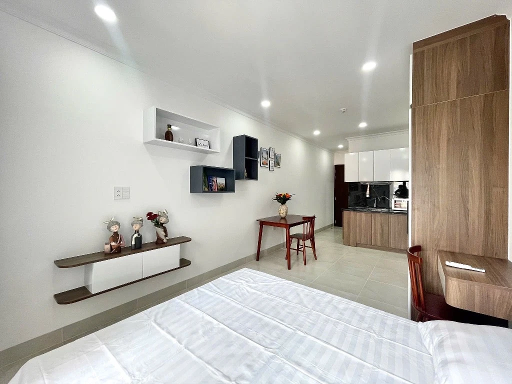 CHO THUÊ CĂN HỘ XÔ VIẾT NGHỆ TĨNH BÌNH THẠNH, BAN CÔNG LỚN, NHÀ THANG MÁY KHU BẾP XA GIƯỜNG — ảnh 4