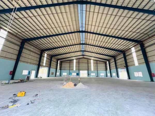 Cho thuê kho xưởng Cụm Công Nghiệp Đức Hoà Long An, dt 1000m2 giá chỉ 75 triệu, pccc tự động