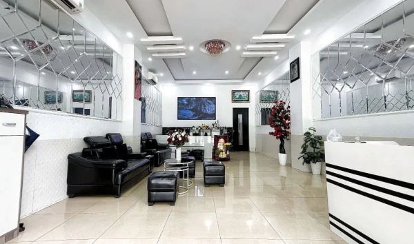 Cho thuê toà nhà Đường 3/2, Ninh Kiều, Cần Thơ, 5 tầng, dt 500m2, giá 33 triệu
