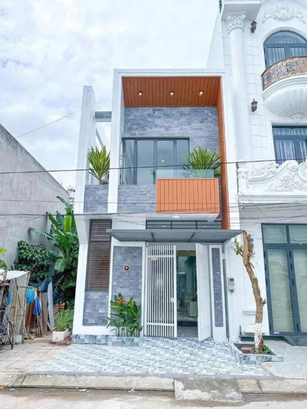 Bán căn nhà Bình Hưng Bình Chánh, trệt 1 lầu ngay KDC Bình Hưng, sổ hồng riêng, VietBank thanh lí