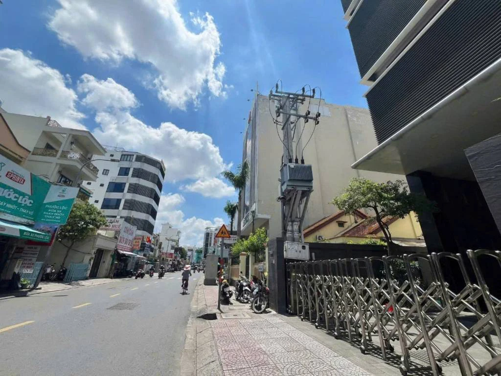 Bán Building góc 2 mặt tiền Nguyễn Văn Đậu, Bình Thạnh, dt 180m2, Giá 43.9 tỷ — ảnh 2