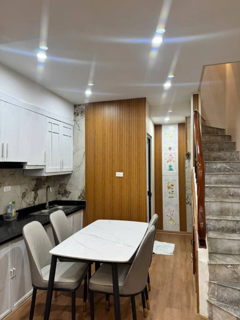 Cho thuê nhà Văn Hương, Tôn Đức Thắng, Đống Đa, DT 38M, 3 tầng, giá 12 triệu — ảnh 2