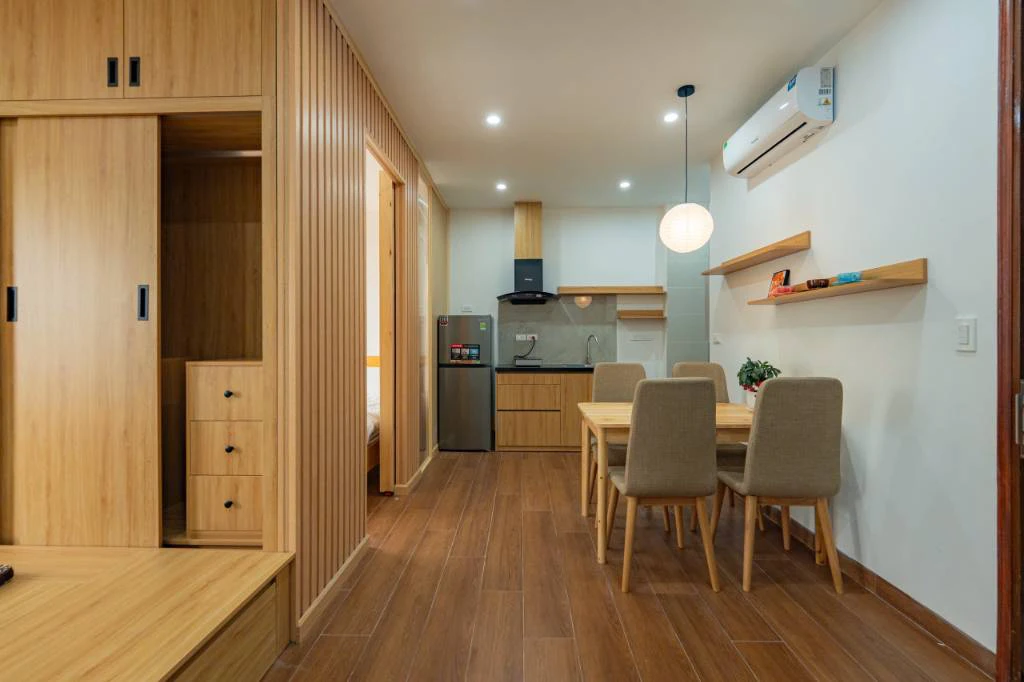 CHO THUÊ CĂN HỘ LẠC LONG QUÂN, TÂY HỒ, GIÁ 7 TRIỆU FULL NỘI THẤT GỖ XỊN, BAN CÔNG — ảnh 1