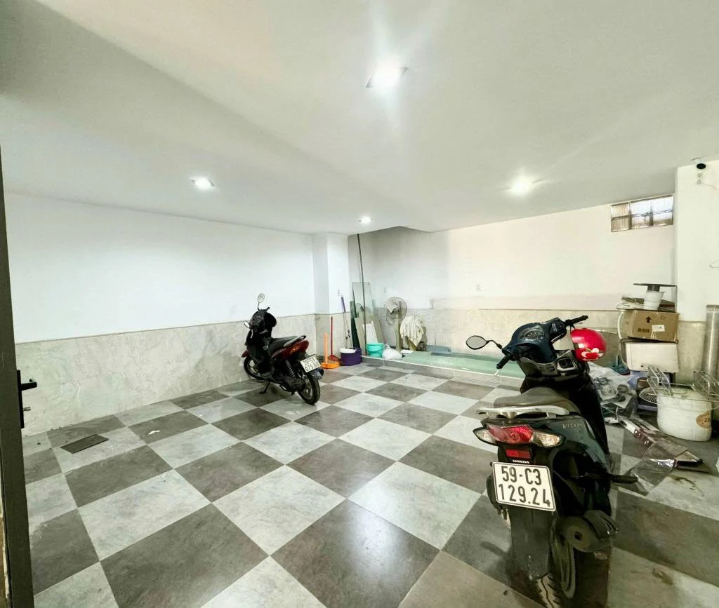 CHO THUÊ NHÀ 23 HÁT GIANG TÂN BÌNH, VỊ TRÍ GẦN SÂN BAY, TRỆT LỬNG 5 LẦU 10 PHÒNG, CÓ THANG MÁY — ảnh 4
