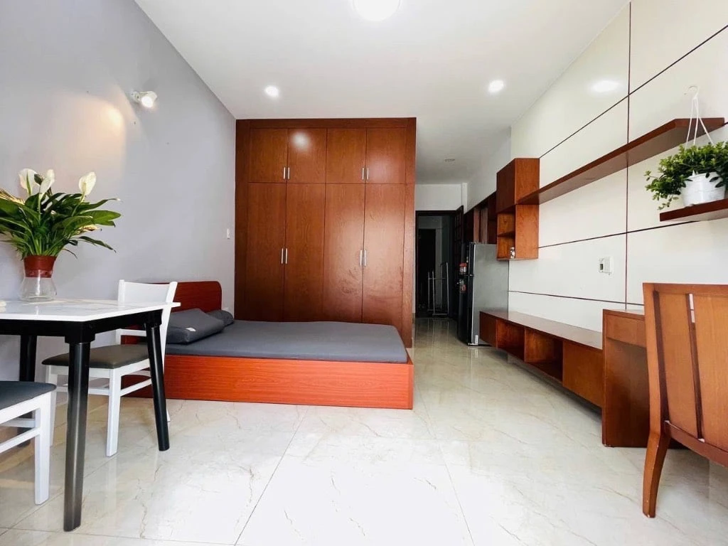 CHO THUÊ CĂN HỘ NGUYỄN CỬU VÂN, BÌNH THẠNH, BAN CÔNG LỚN GẦN HÀNG XANH — ảnh 2