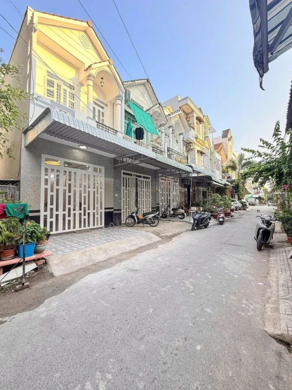 Chính chủ bán nhanh nhà ở Tân Kiên, Bình Tân, 71m2 1 trệt 1 lầu, sổ hồng riêng, giá 912 triệu