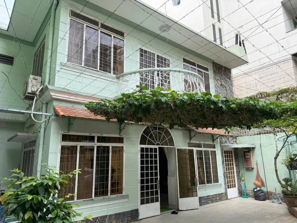 Bán nhà khu Hát Giang, Tân Bình, DT 156m2, 3 tầng, ngang 10m, Giá 39.5 tỷ — ảnh 1