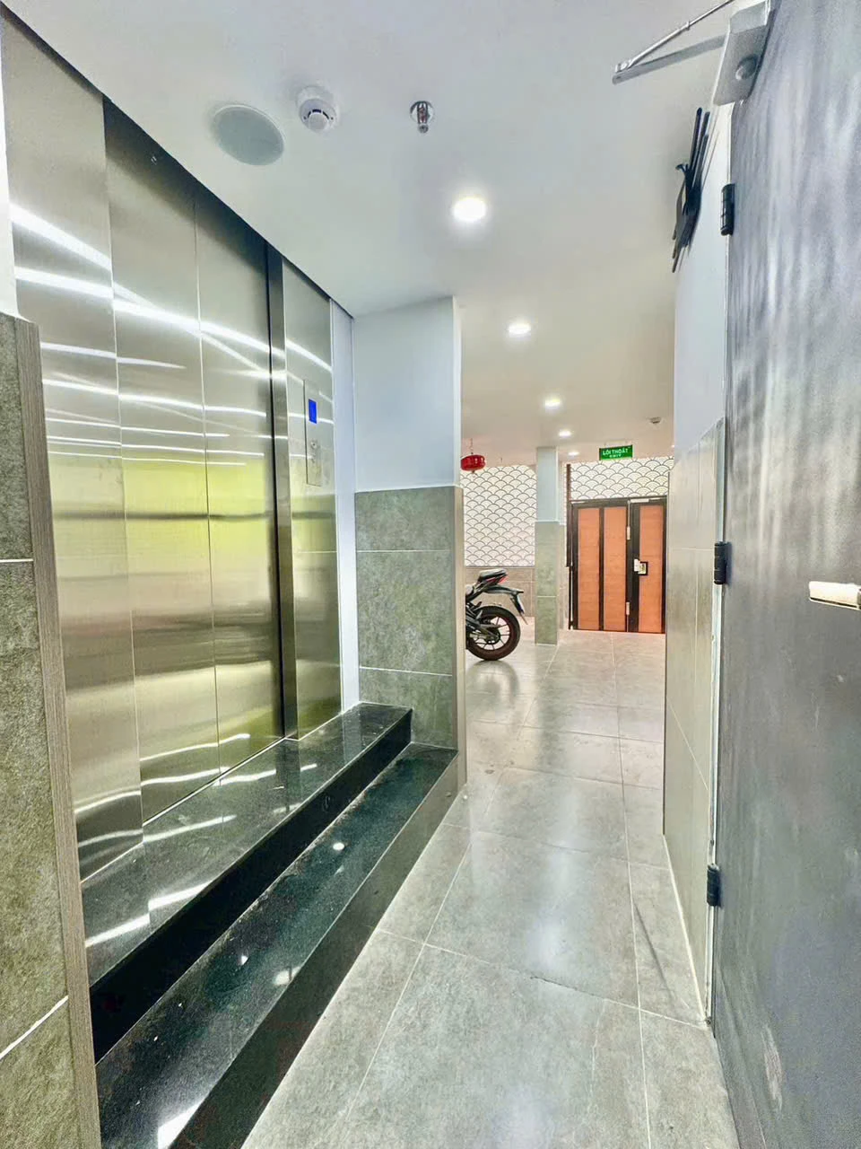 NHÀ 3 TẦNG HXH ĐƯỜNG TÔ HIỆU 4X28M² ĐANG LÀM CHDV THU NHẬP 1 TỶ 8/NĂM — ảnh 3