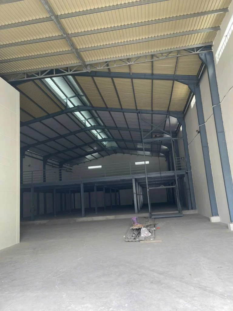 Cho thuê kho xưởng Lê Minh Xuân Bình Chánh, dt 1300m2 có gác lửng, pccc cơ bản, xưởng cao 8m — ảnh 2
