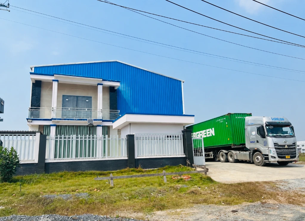 Bán xưởng trong KCN Hải Sơn Long An, dt 2500m2, có văn phòng, sẵn hđt, pháp lý đẹp — ảnh 1